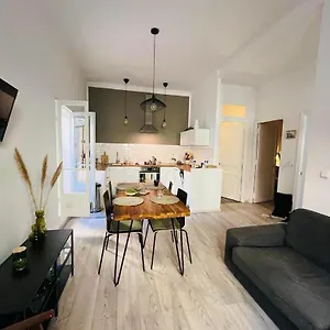  Appartement Charmante 3 Zimmer, Stadtwohnung